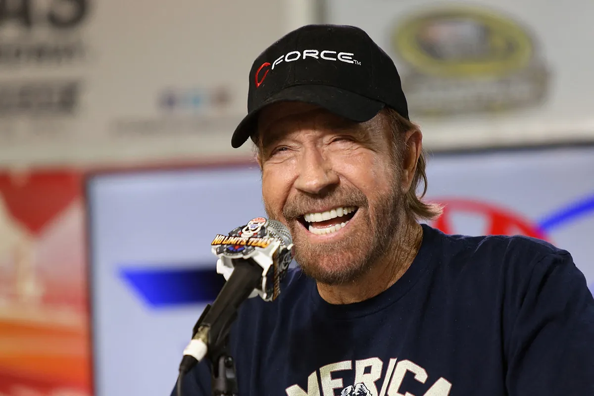 Chuck Norris, de 86 años, es hospitalizado de urgencia en Hawái