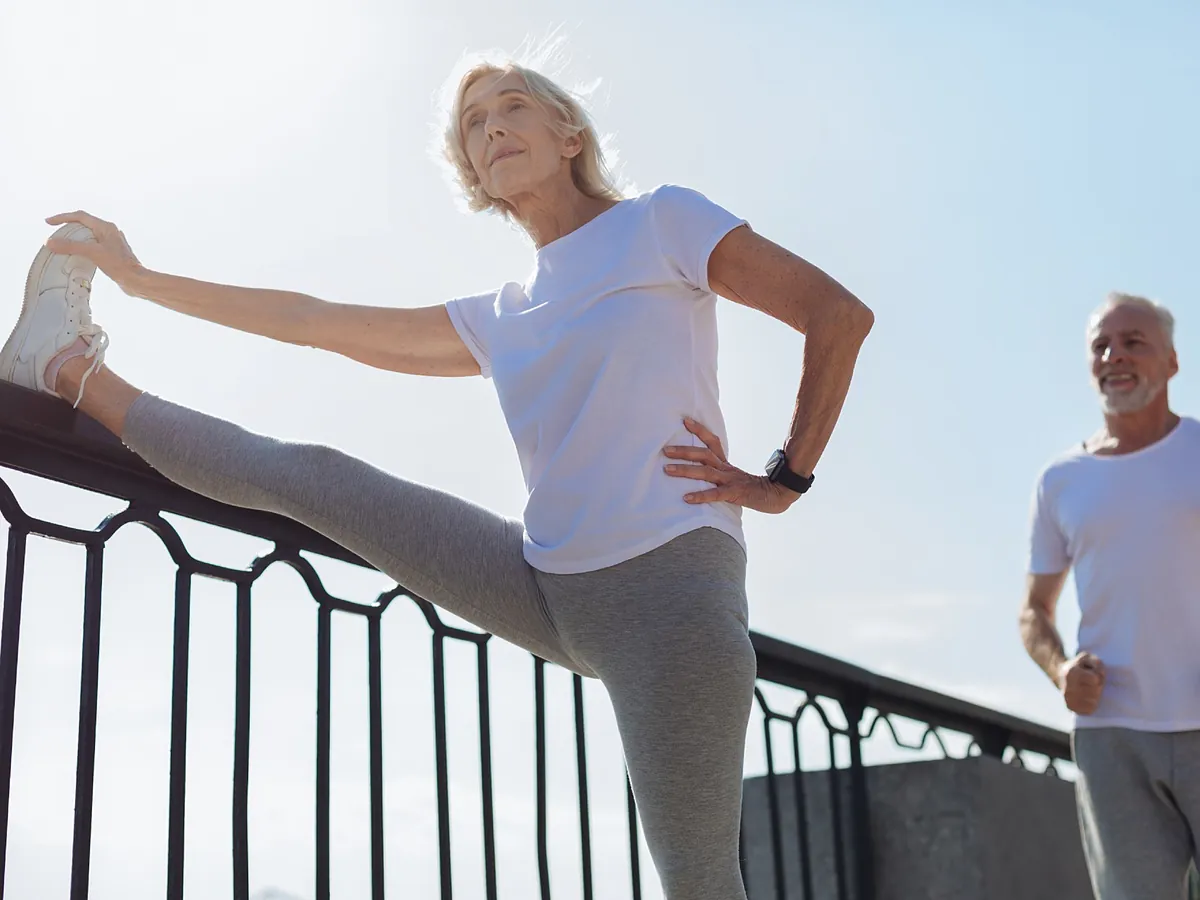 ¿Quieres vivir más de 100 años con buena salud? Esto es lo que deberías hacer según los expertos en longevidad más prestigiosos del mundo