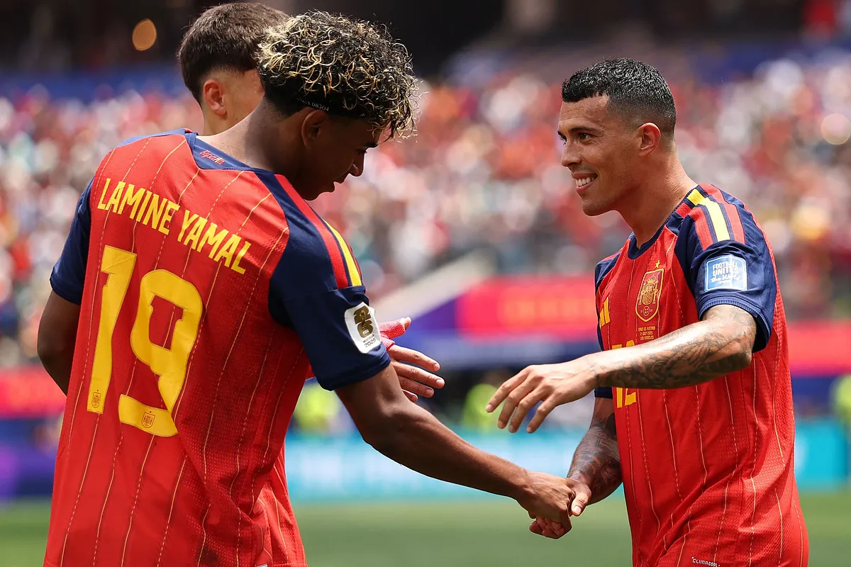 España tiene un 'Batman' con Oyarzabal y el histórico Unai Simón como Robin: "Los grandes equipos aparecen cuando se les necesita"