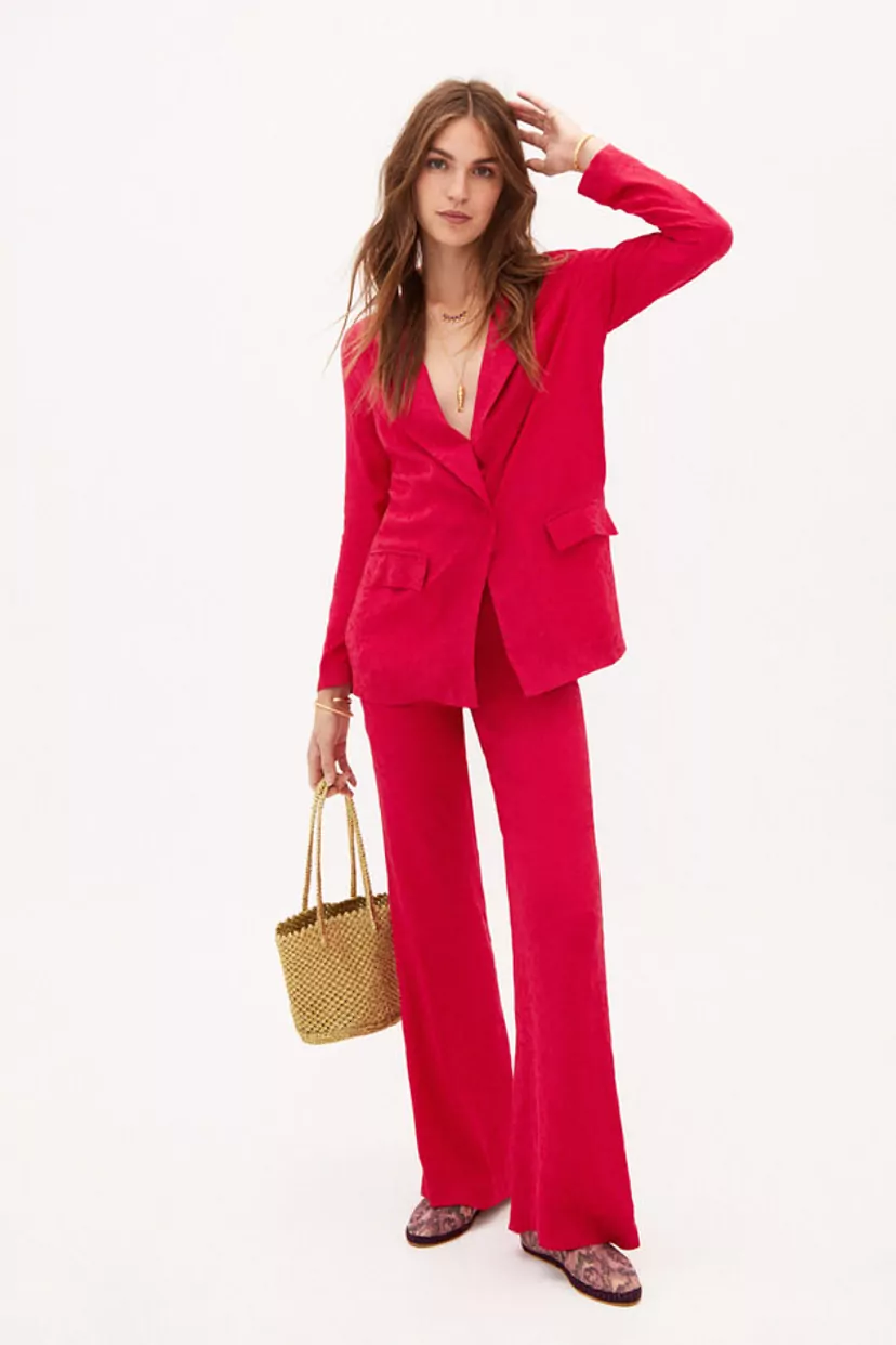 dress code cocktail mujer pantalón Para un cóctel, sustituye el vestido por un traje de pantalón