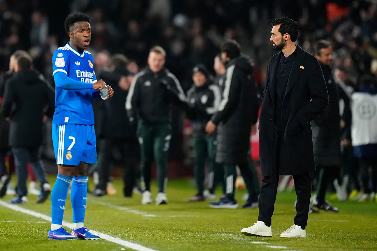 Arbeloa no reprocha  nada  al vestuario, asume la culpa y Carvajal saca el látigo tras el desastre de Albacete:  Hemos tocado fondo 