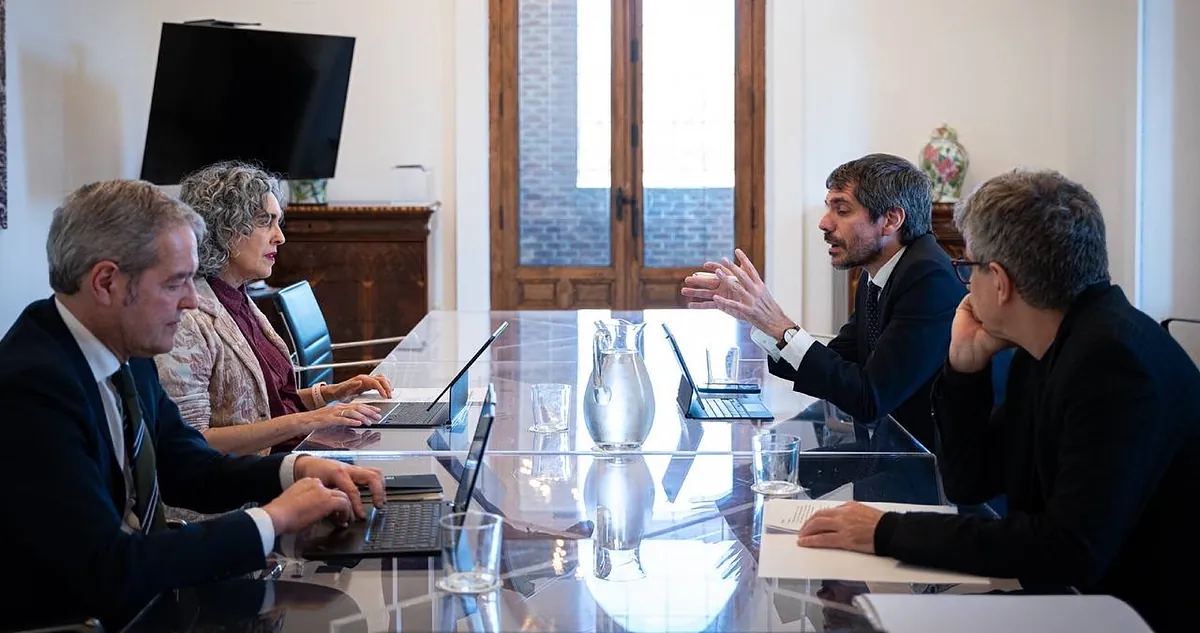 El ministro Urtasun ya advirtió a Bengoetxea que debe "preservar" el 'Guernica' y apoya la negativa al traslado del Museo Reina Sofía