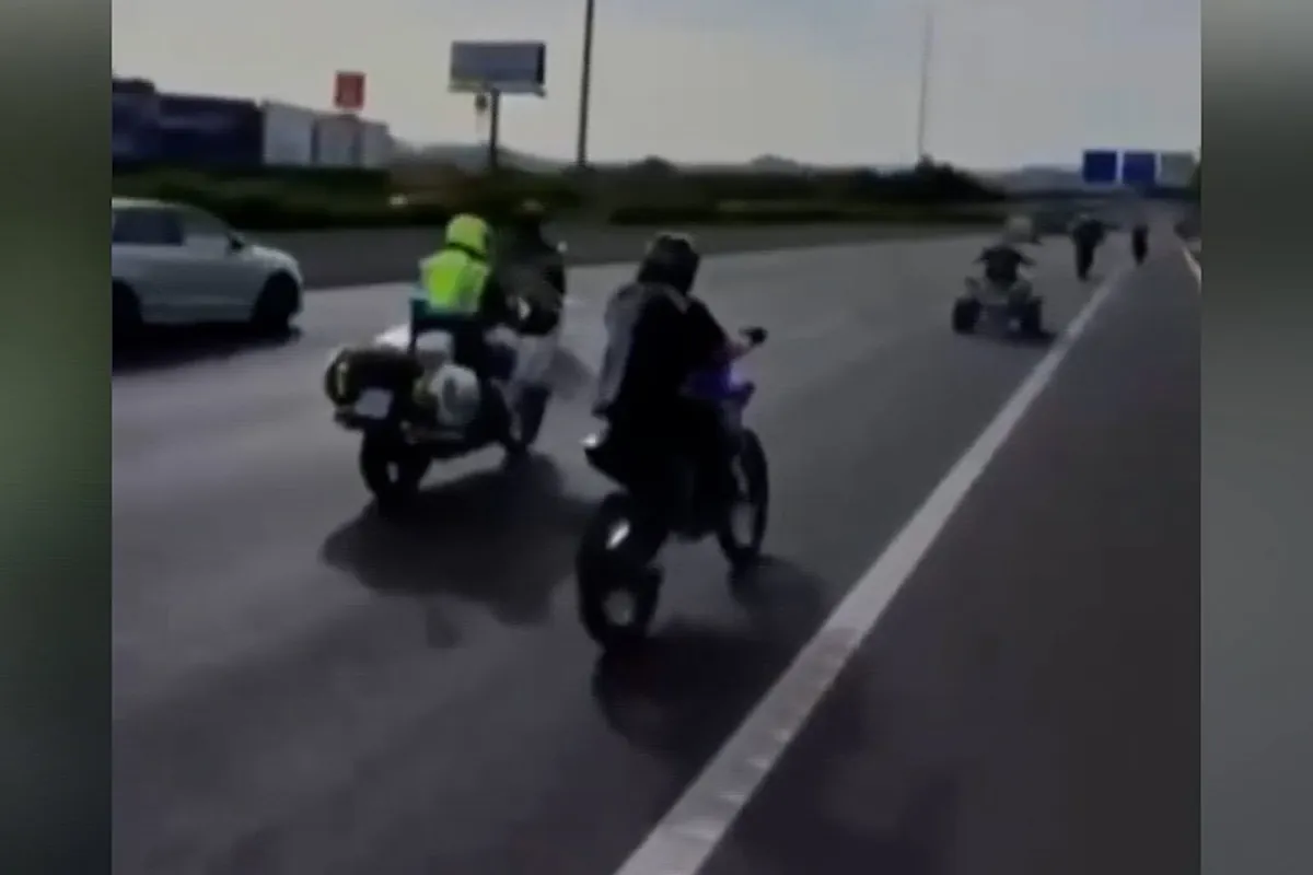 Seis detenidos tras organizar un grupo de motoristas una carrera ilegal en la A-7 a la altura de Torrent