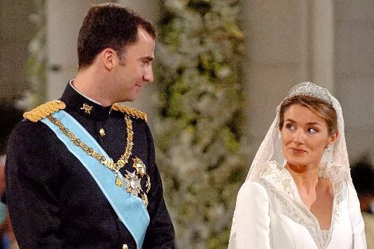 Un empresario amigo del Rey emérito pagó 265.000 dólares del viaje de bodas que Don Juan Carlos regaló a Felipe y Letizia | España