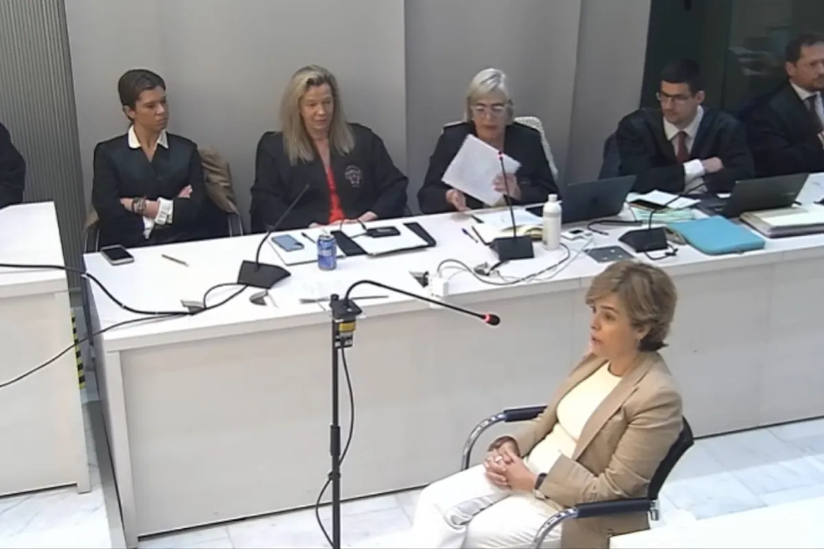 Sáenz de Santamaría dice desconocer si el CNI investigó a Bárcenas: "Lo que dijo Rajoy bien dicho está"