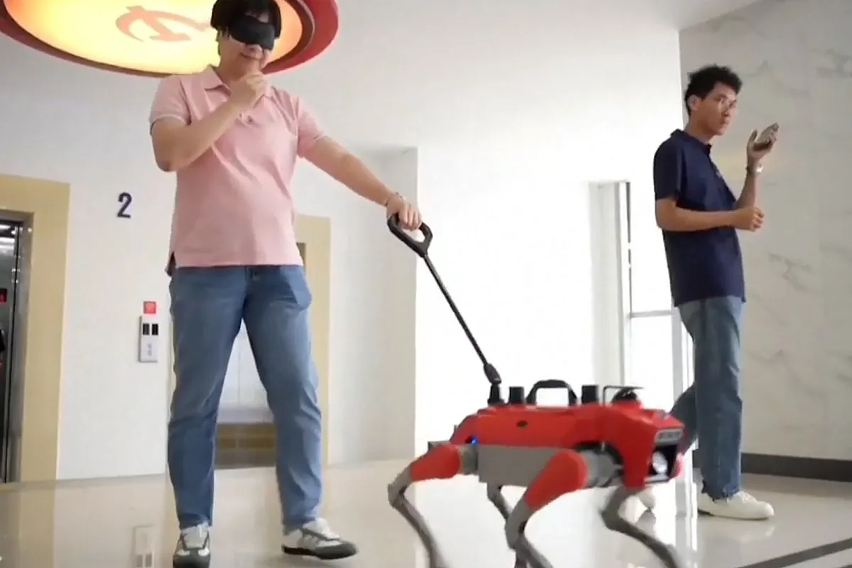 China diseña perros guía robot para las personas con problemas visuales