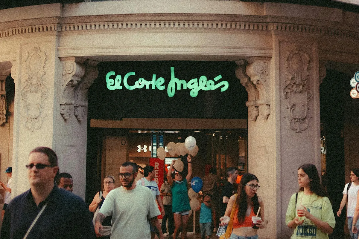 Ya es oficial en Barcelona: llegan los cambios en los días de apertura de tiendas y centros comerciales con la llegada del buen tiempo