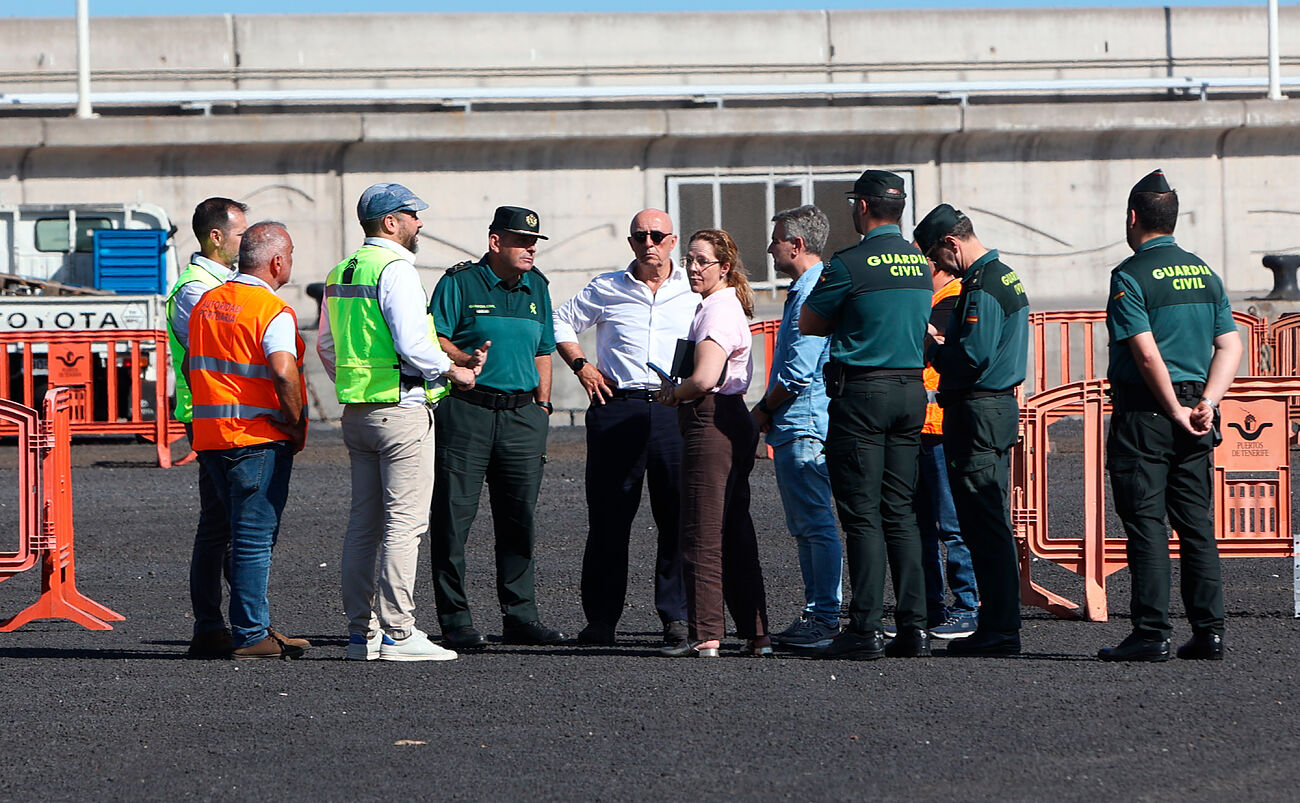 Montaje de carpas y reuni�n del operativo de seguridad en Tenerife...