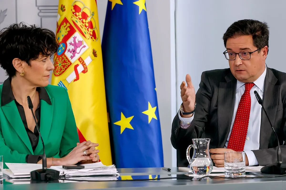 El Gobierno carga contra el viaje de 10 de días de Ayuso a México: "Es por turismo o para gestionar su futuro"