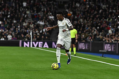 Monumental pitada del Bernab�u, Vinicius se�alado y gritos de "�Florentino, dimisi�n!": "Los pitos a Florentino son de gente que no quiere al Madrid"