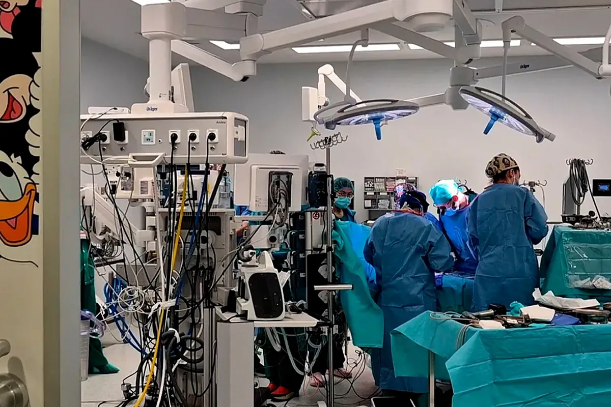 Médicos de cirugía cardiaca del Hospital 12 de octubre salvan la vida a 3 bebés en apenas 24 horas