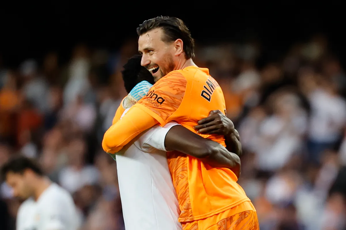 Ramazani y Dimitrievski dan al Valencia una bocanada de salvación ante el Girona