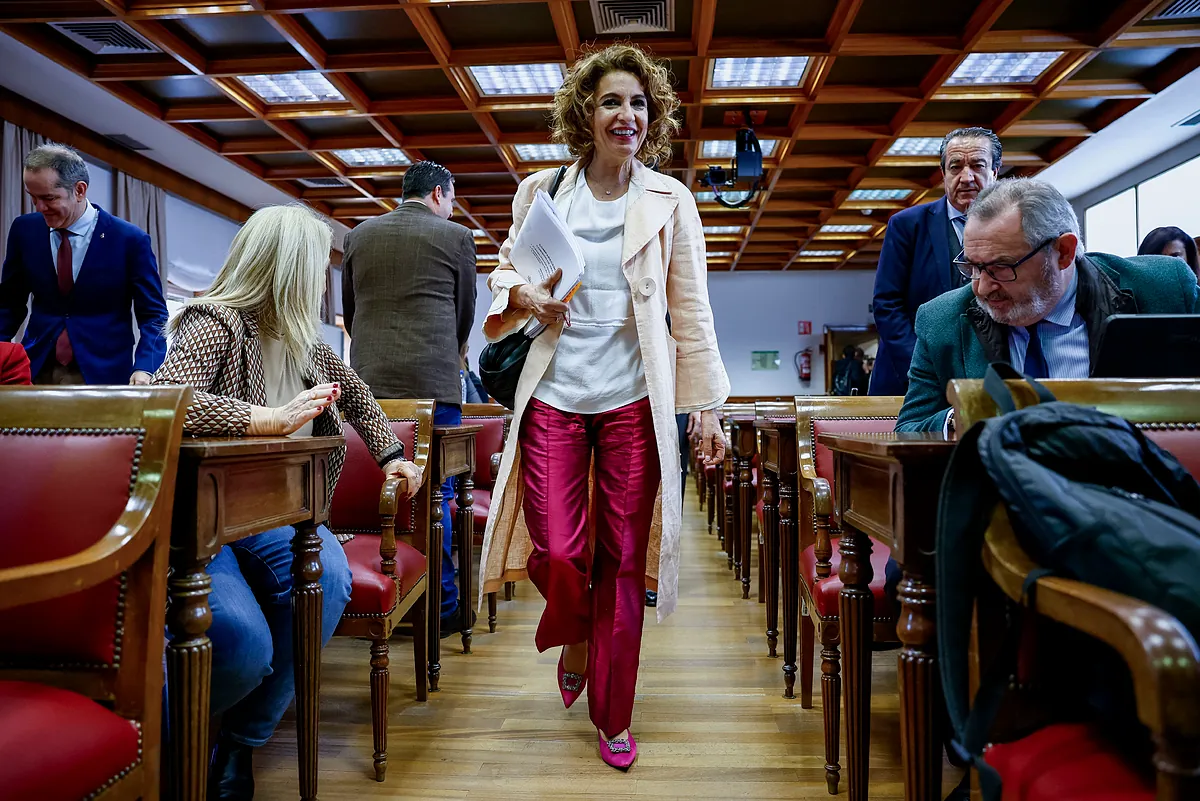 Portazo definitivo de Hacienda a que se actualicen las contratas públicas con el SMI: "Lo pueden absorber las empresas"