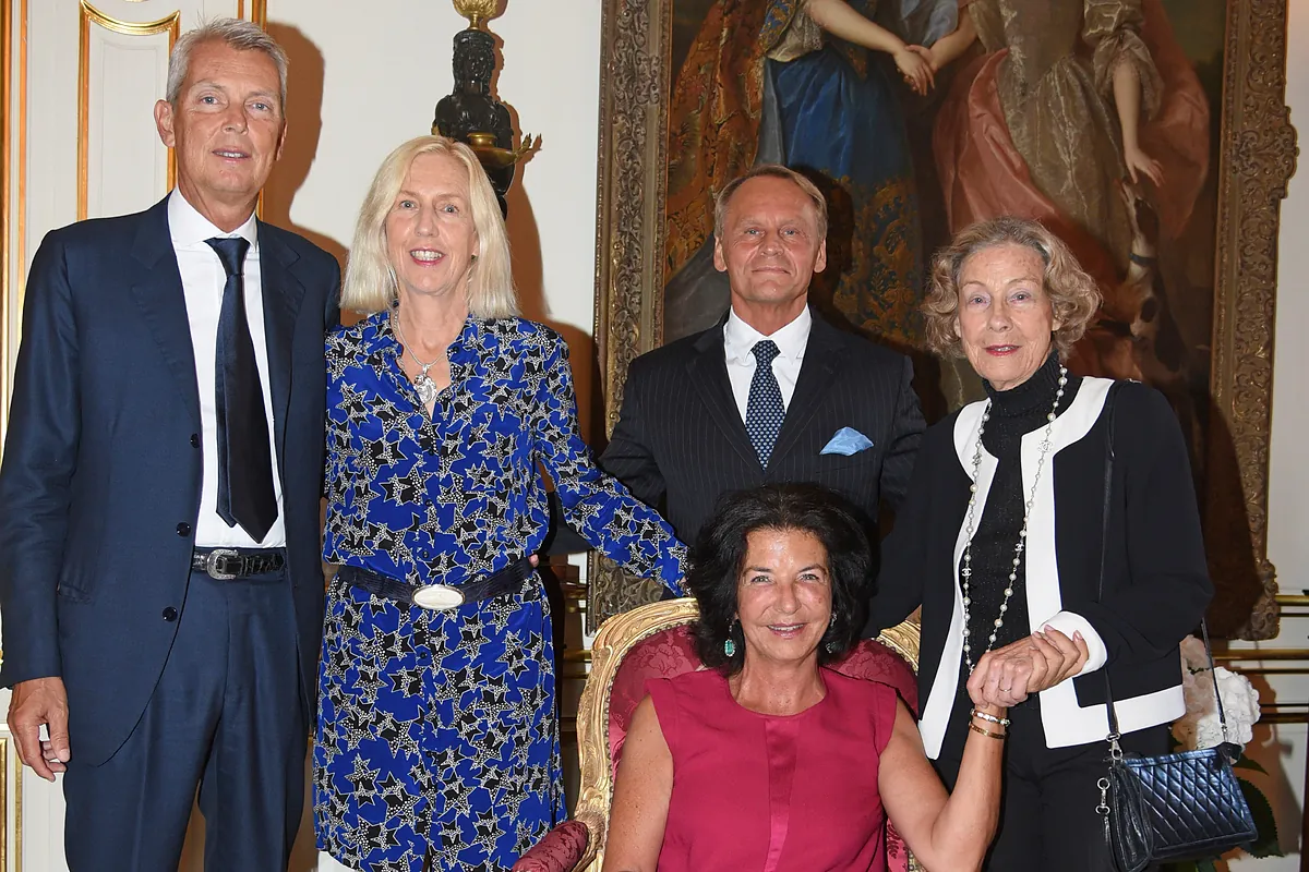 El pelotazo de 1.500 millones que han dado en España las hijas de Robert Balkany, el amigo del rey Juan Carlos que colocó a Marichalar