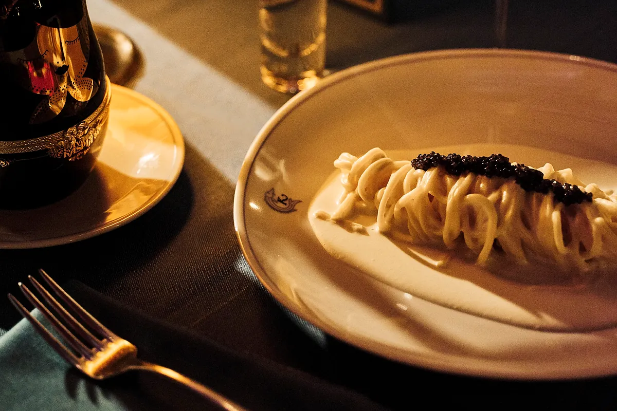 La mítica casa francesa Caviar Kaspia trae a Madrid su exclusiva experiencia gastronómica por tiempo limitado