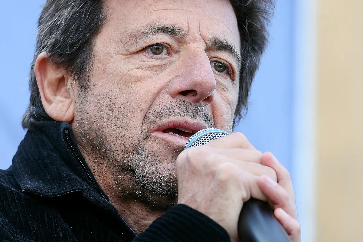 El cantante y actor francés Patrick Bruel, bajo custodia policial en el marco de una investigación por presuntas violencias sexuales
