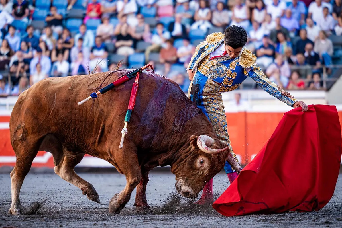 Gran tarde de toros en Bilbao: Marco Pérez muestra su dimensión de figura del toreo