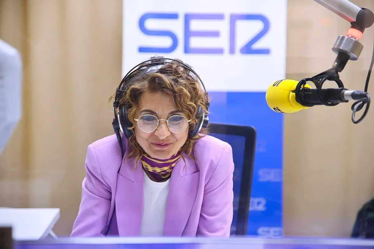 Montero endosa a Maíllo su metedura de pata en el debate, al calificar de "accidente laboral" la muerte de dos guardias civiles que perseguían una narcolancha