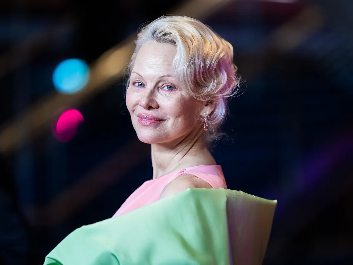 Pamela Anderson. La víctima del heteropatriarcado de finales del siglo XX que resurge en el XXI de sus implantes