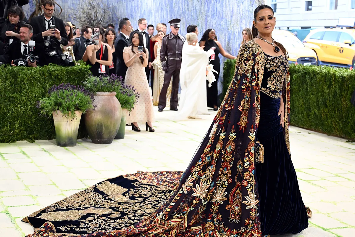 Quién es la desconocida invitada de la MET Gala que llevó una joya aún más cara que el rosario de siete millones de Georgina Rodríguez