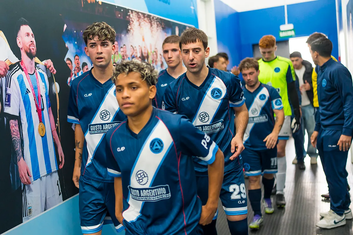 El Club Argentino, el equipo de los hermanos de Julián Álvarez que revoluciona el fútbol regional madrileño: "Acá venimos a ganar, no a jugar entre amigos"