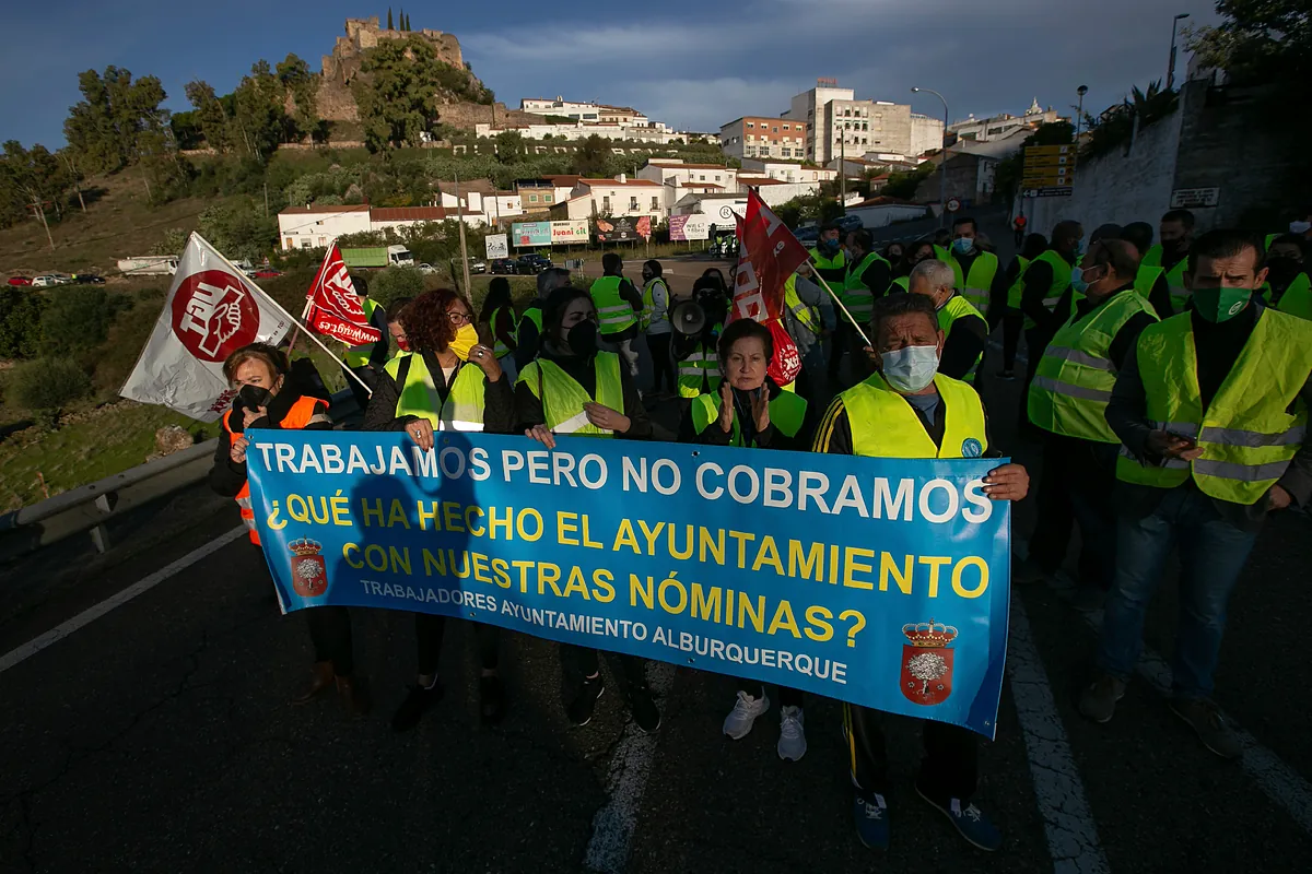 La administración pública tarda ya 70 días en pagar a las empresas, el doble del plazo legal, liderada por los ayuntamientos