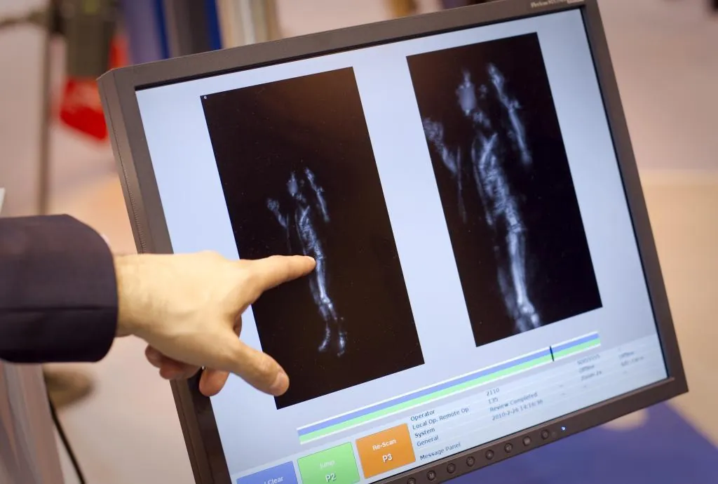 El Tribunal de Justicia de la UE sentencia que los pasajeros deben recibir información "inmediata" si pasan por cámaras corporales