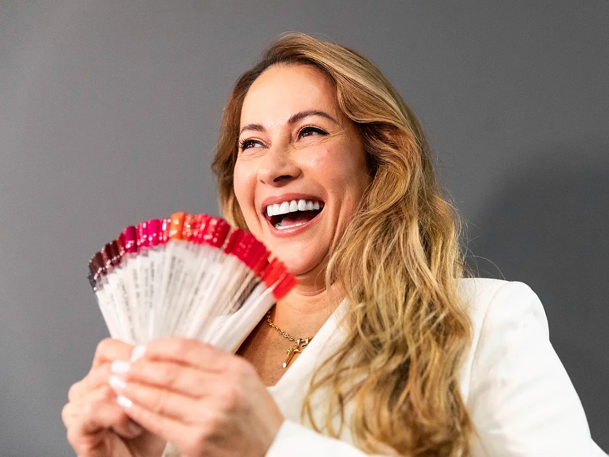 Quién es Lucero Hurtado, la manicurista favorita de Penélope Cruz y otras vips que de niña soñaba con tener "un poquito de esmalte de uñas"