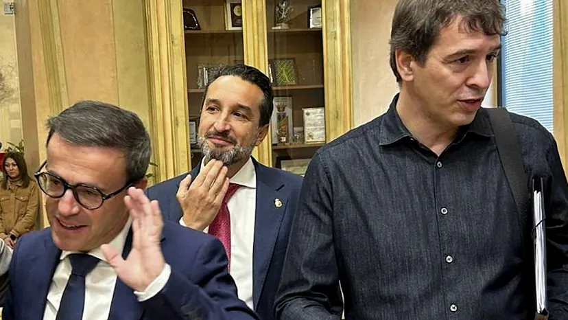 La defensa de David Sánchez Pérez-Castejón pide que los emails incautados  por la UCO se anulen como prueba en el juicio oral | España