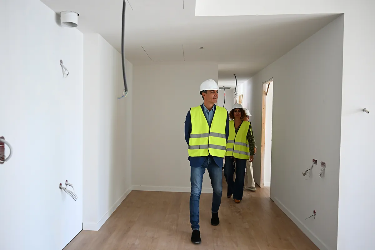 Ocho años de vivienda, la gran asignatura pendiente de Sánchez: el alquiler se elitiza al perder un tercio de oferta y expulsa a los jóvenes y al grueso de la clase media