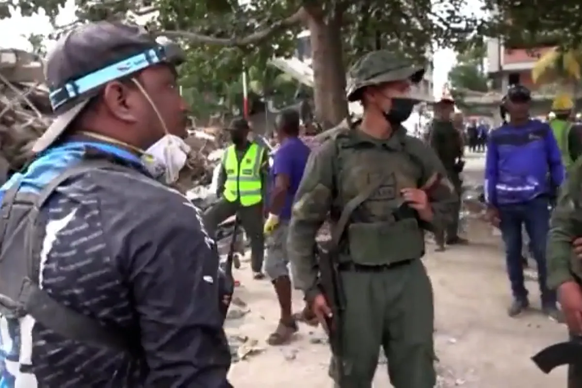 Protestas contra las fuerzas armadas en Venezuela tras los terremotos: "Sinvergüenzas"