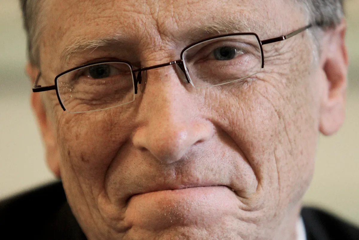 Cumbre secreta de Bill Gates y las grandes eléctricas en Madrid por el cuello de botella de las redes