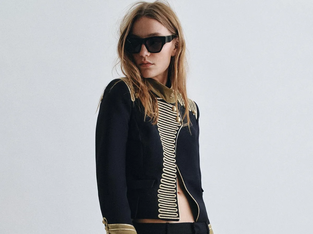 Acaban de llegar a Zara estas nuevas 9 chaquetas de entretiempo que mejor quedan con bailarinas para elevar tus looks esta Semana Santa