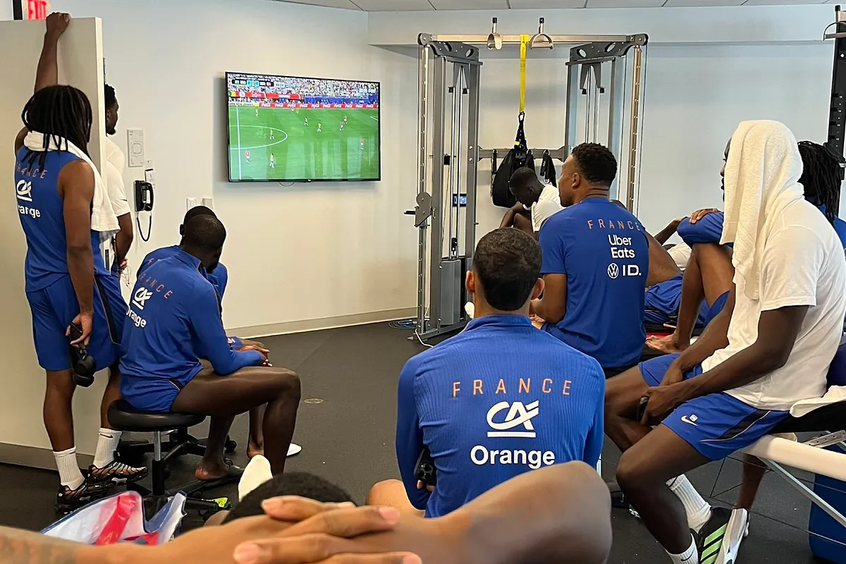 Dentro del cuartel general de Francia: crioterapia, el pique al 'Uno', videojuegos, un gimnasio gigante y Mbappé al lado de Olise