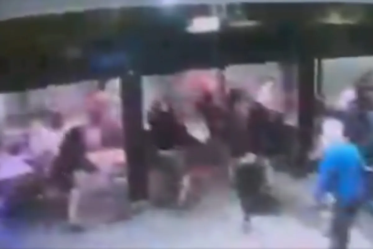 Una veintena de encapuchados asalta un bar de Berriozar y agrede a varios clientes durante la final del Mundial