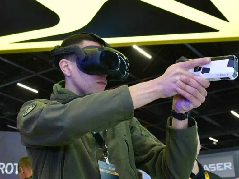 Axon, la empresa que creó el táser, escoge Madrid como sede Europa para aprovechar la ola de gasto en seguridad