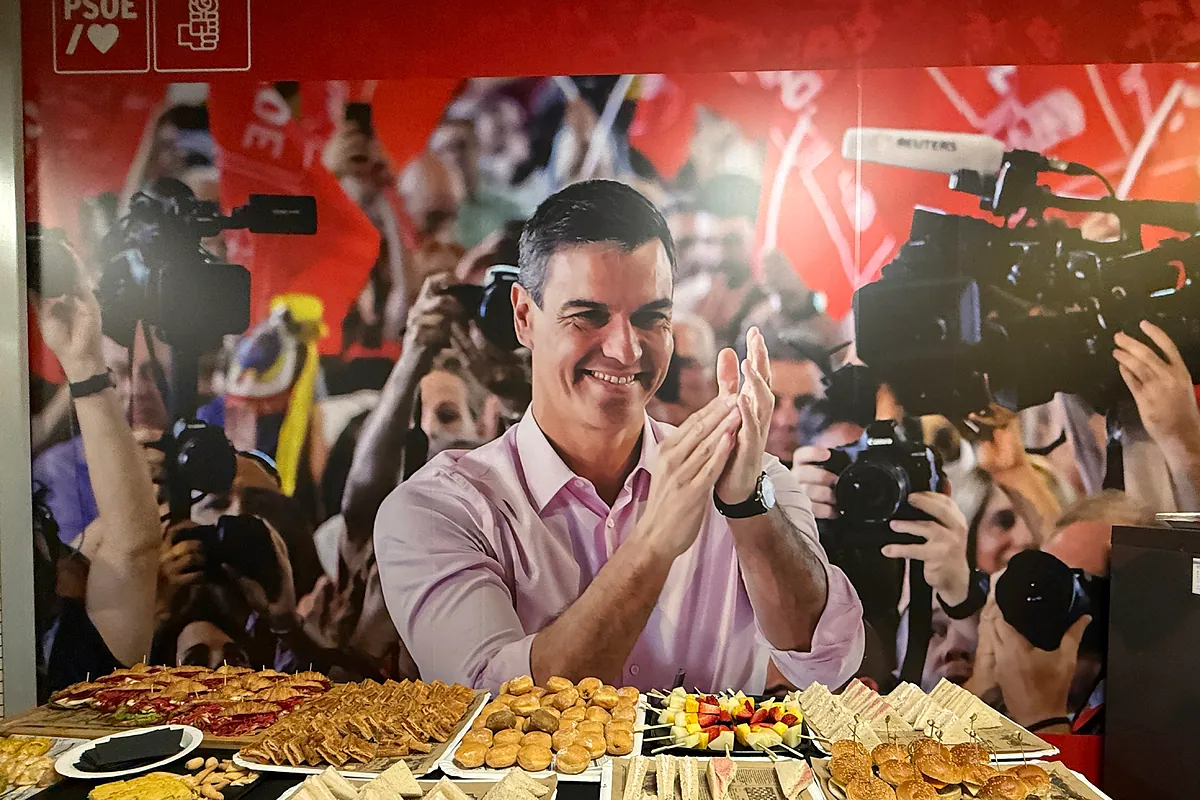 El 'boss' Martinez, outsider del sanchismo, insufla oxígeno a Sánchez y afianza la estrategia de aglutinar el voto de izquierdas: "El 'no a la guerra' nos ha venido bien"