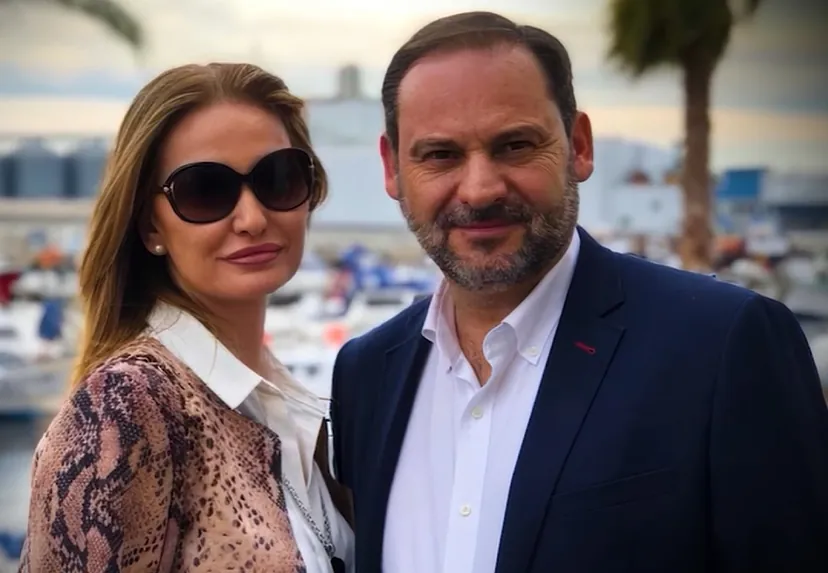 Así es Carolina Perles, la mujer policía de Ábalos que tiró de la manta y que da el salto a la televisión | Famosos