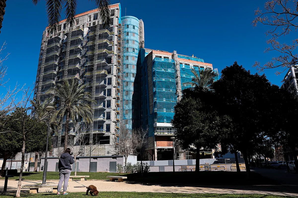 Dos años del incendio de Campanar: una reconstrucción esperanzadora, el recuerdo a las víctimas y los cambios en el código de edificación