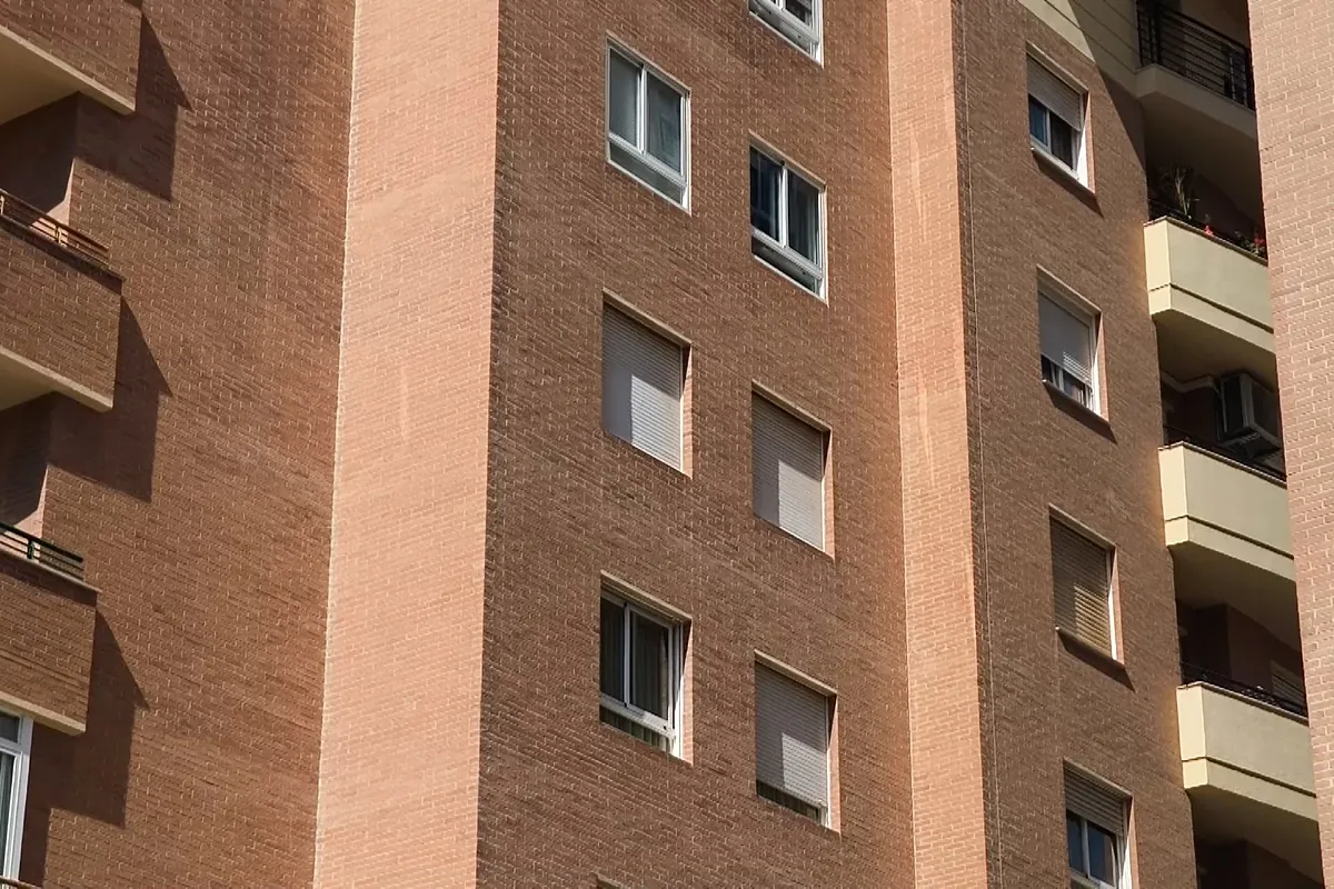 La Policía detiene a un hombre después de encontrar un cuerpo sin vida en una nevera en Castellón