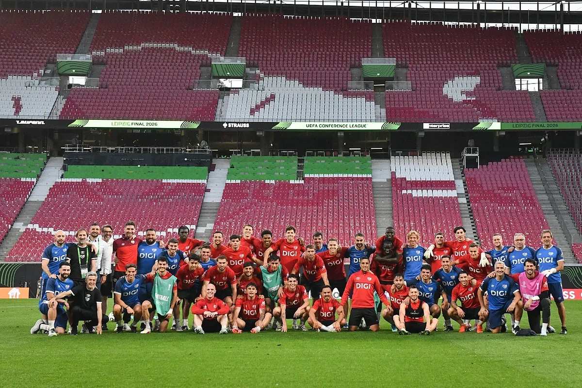 Napoleón, Bach y los 11.500 'locos' con los que el Rayo busca la inmortalidad en Leipzig: "Somos un grupo de amigos que vinimos a jugar una final"