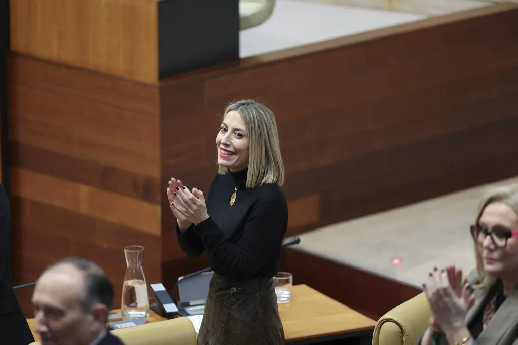 El bloqueo político lleva a María Guardiola a una encrucijada sobre su futuro:  Hay diferencias en otros territorios, pero no con la agresividad de Extremadura 