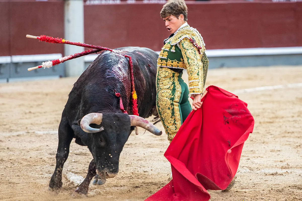 Álvaro Serrano reaparece en Calasparra de su lesión de columna, a un mes de la encerrona en la feria de Otoño