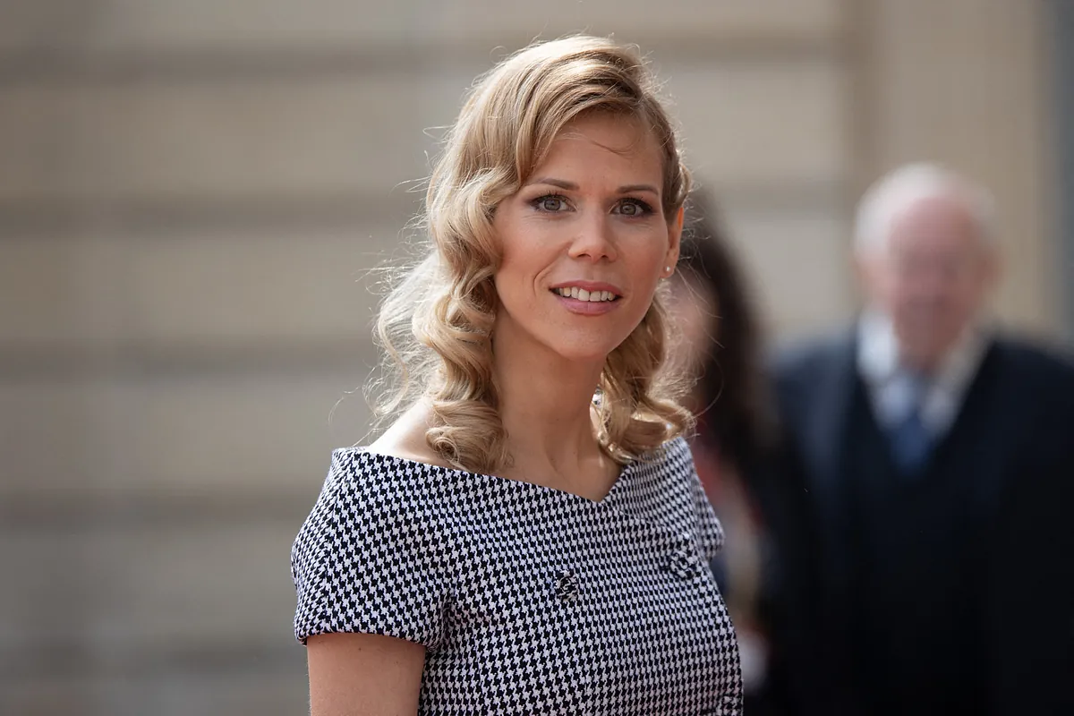 La hija de Brigitte Macron repite la historia de amor de su madre y se enamora de un joven 20 años menor
