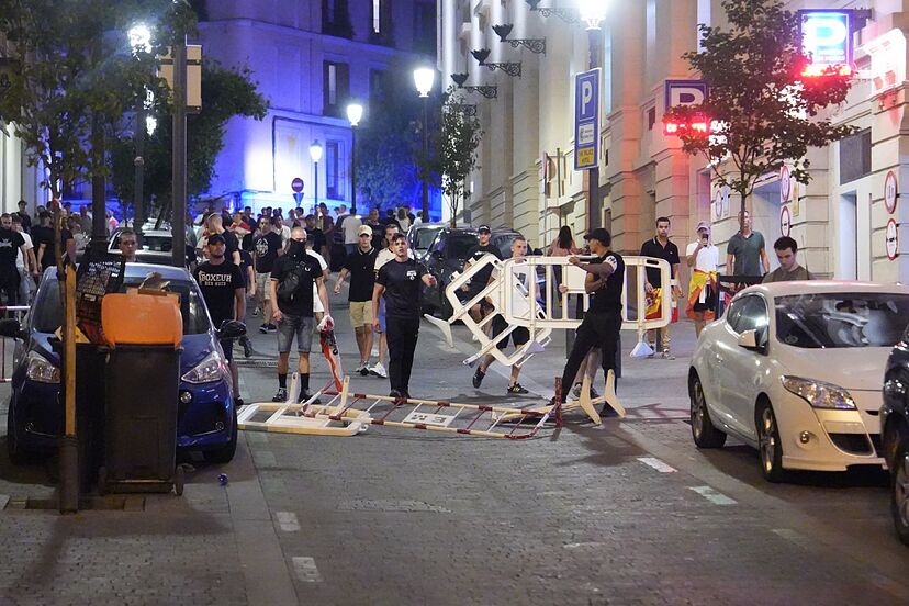 Manifestaciones por Ceuta hoy, última hora en directo | Cientos de miles de  personas se manifiestan en toda España en apoyo a los ceutíes: "Ceuta se  defiende" | España