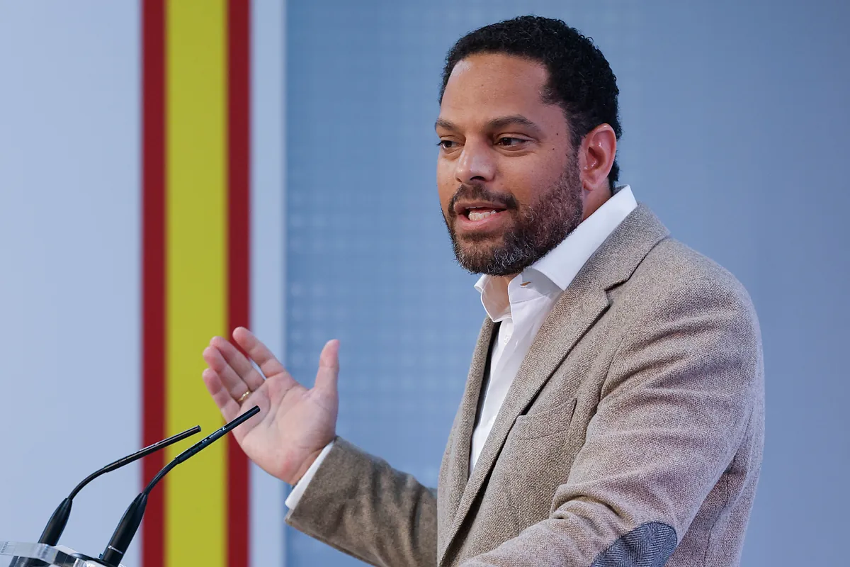 Vox avisa al PP de que la "prioridad nacional", discriminar entre españoles e inmigrantes, debe ser el eje de los pactos en Aragón y Castilla y León