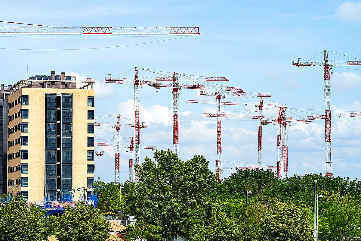 'Beef' inmobiliario por la crisis de vivienda: los promotores señalan al Congreso por el bloqueo de la Ley del Suelo y la ministra les pide que garanticen el derecho a una casa
