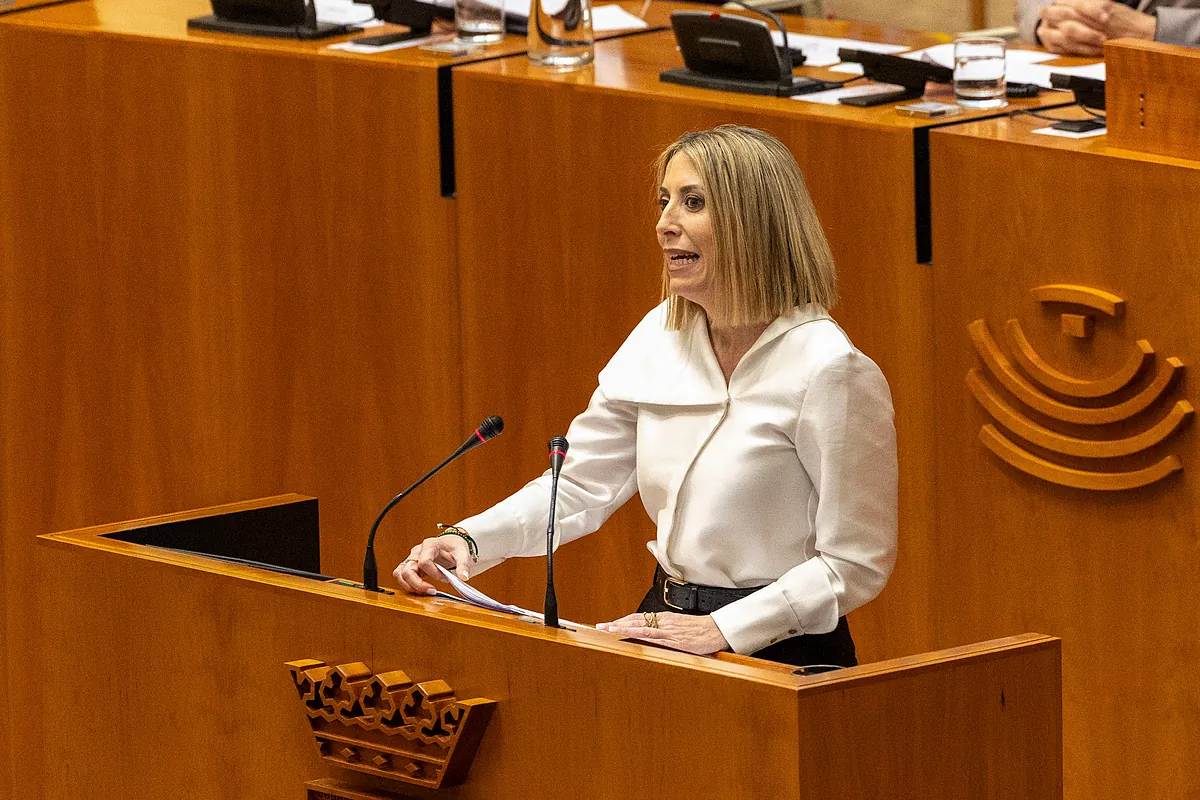 María Guardiola realiza un discurso conciliador con constantes guiños a Vox: "Extremadura necesita una inmigración que venga a construir"