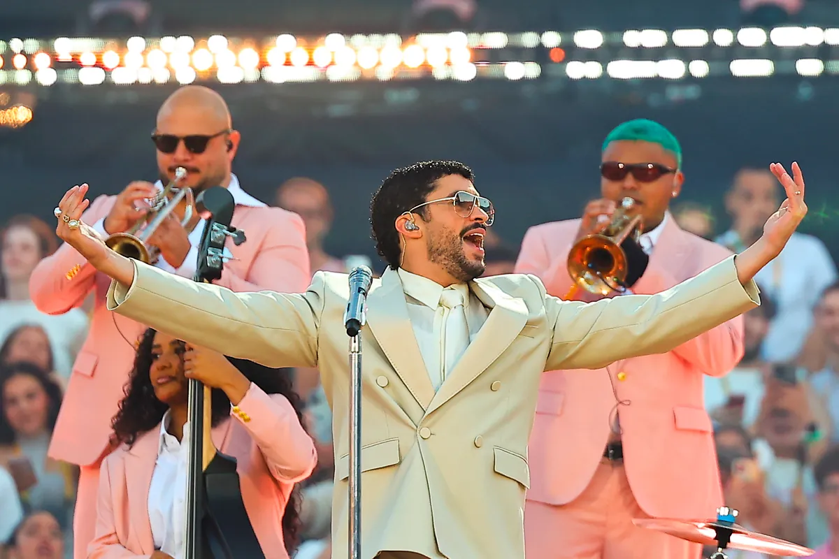 Bad Bunny celebra una macrofiesta boricua en España: "Gracias por creer en mí antes que el resto del mundo"