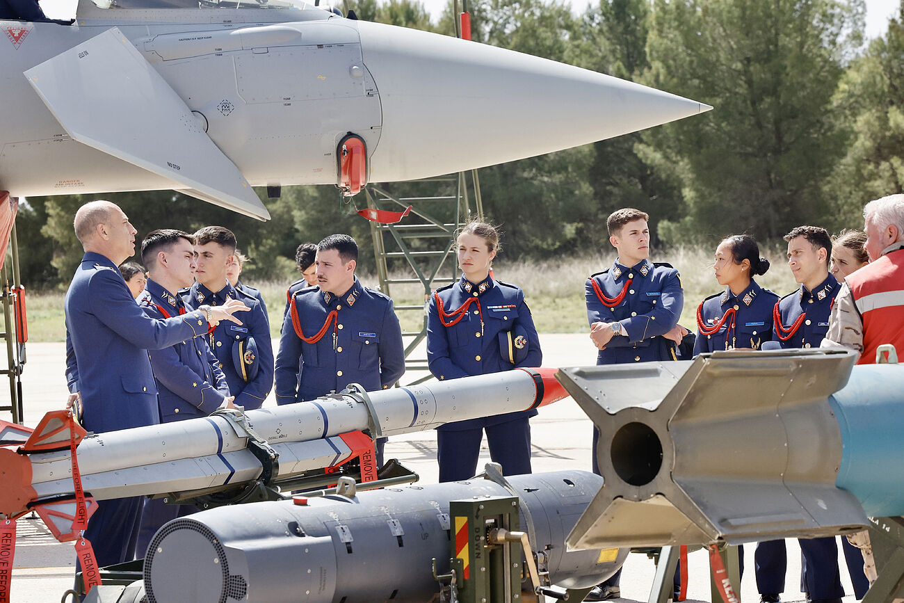 Los alumnos de la Academia General del Aire y del Espacio (AGA) - Foto ...